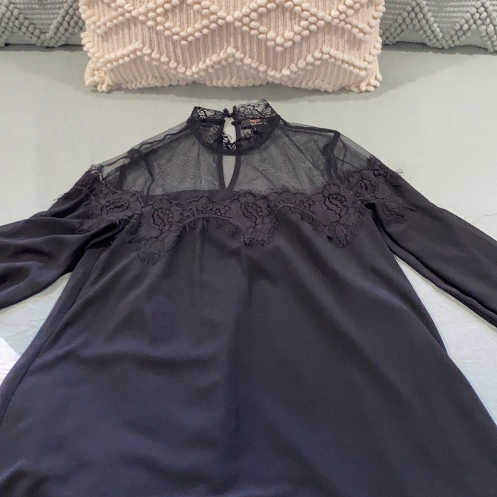 Lace sheer too long sleeve dress